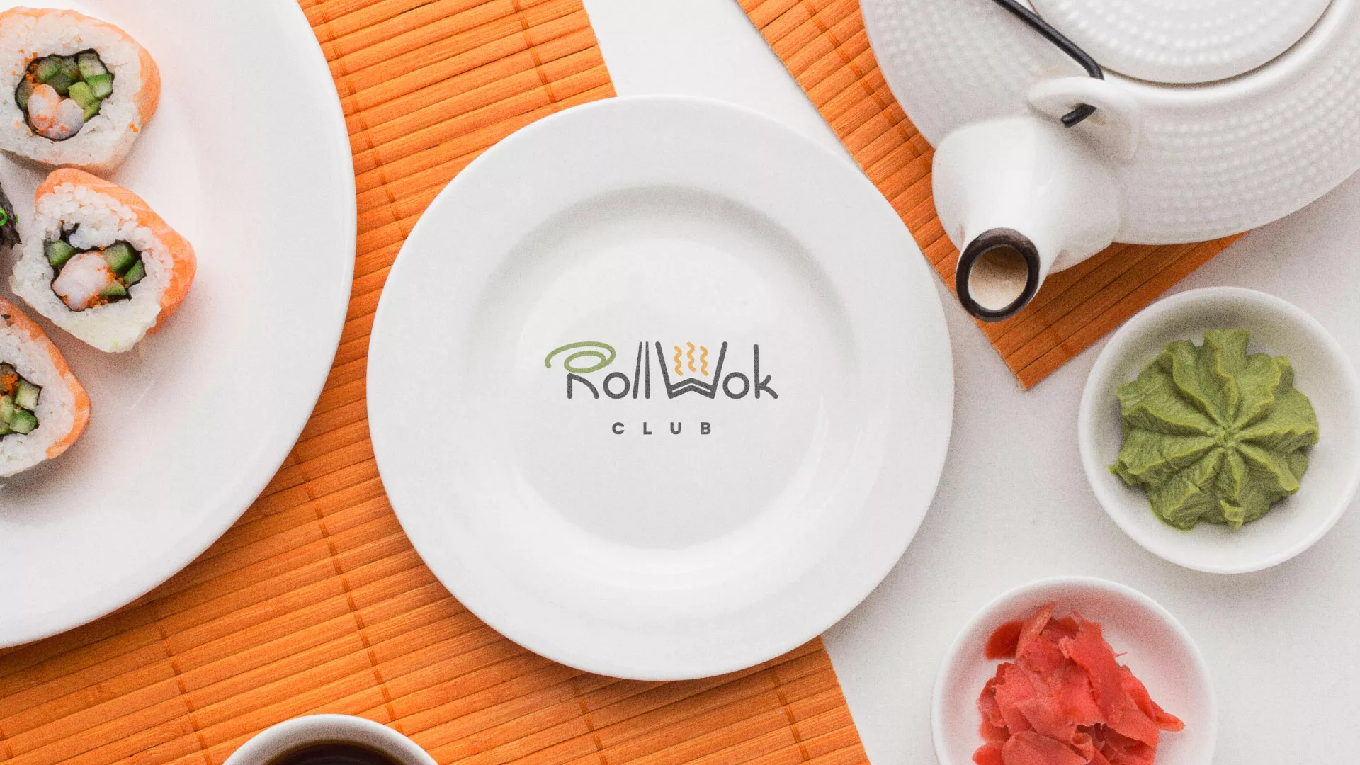 Разработка логотипа и фирменного стиля суши-бара «Roll Wok Club» в Карабаново